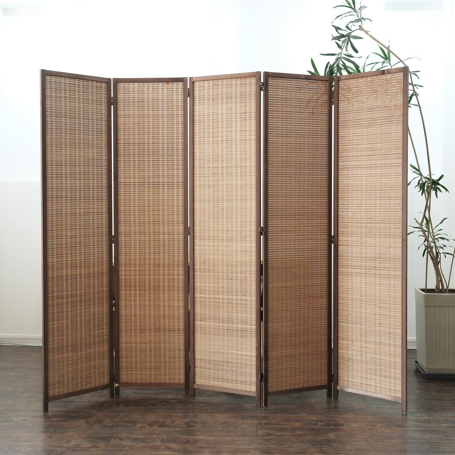 Bamboo Room Dividers and Folding Privacy Screens: Natural Material Options That Double as Decor